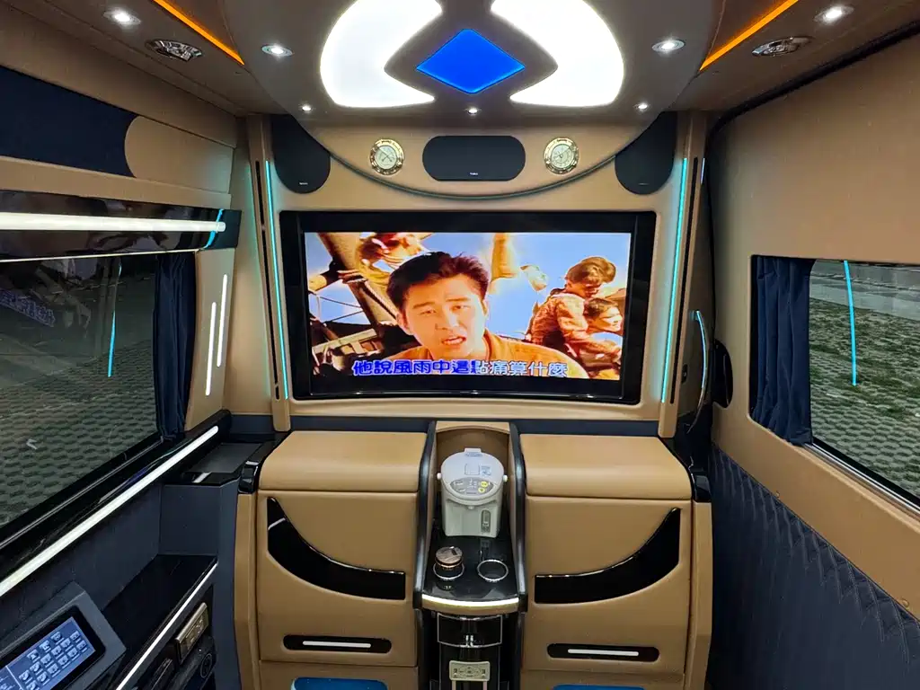 Mercedes-Benz Sprinter 2018 — фото 18