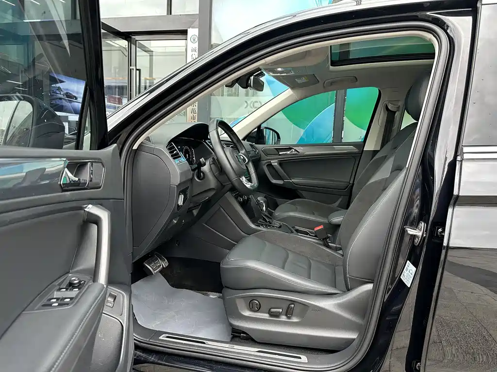 Volkswagen Tiguan L 2021 — фото 13