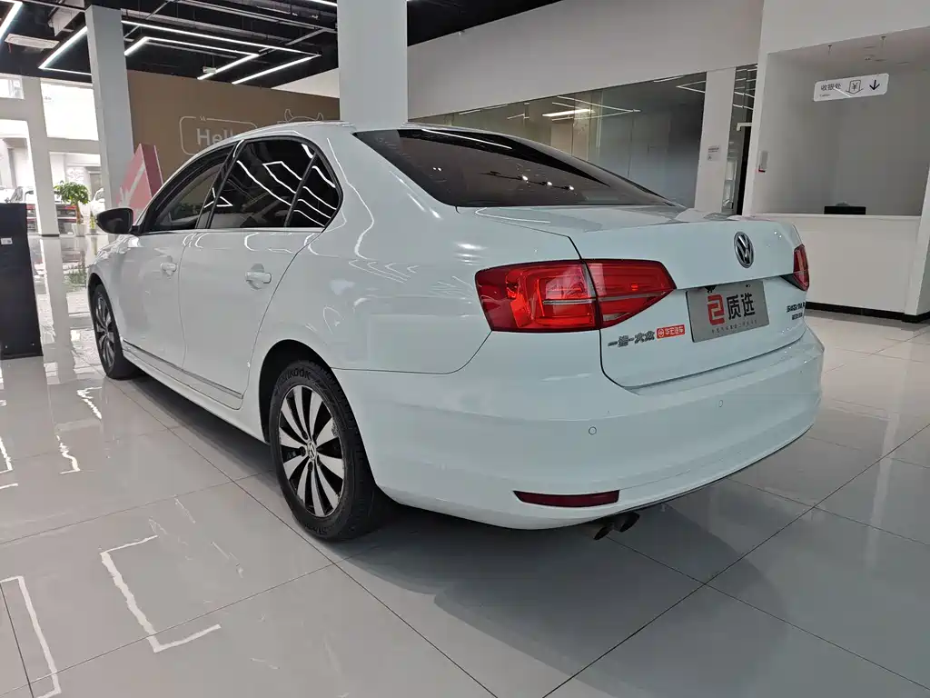 Volkswagen Sagitar 2017