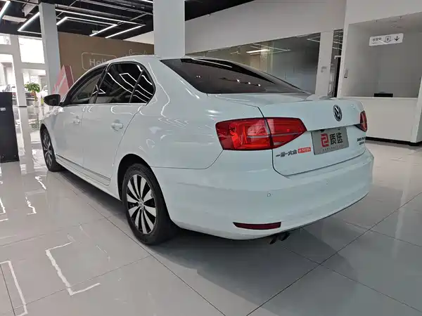 Volkswagen Sagitar 2017
