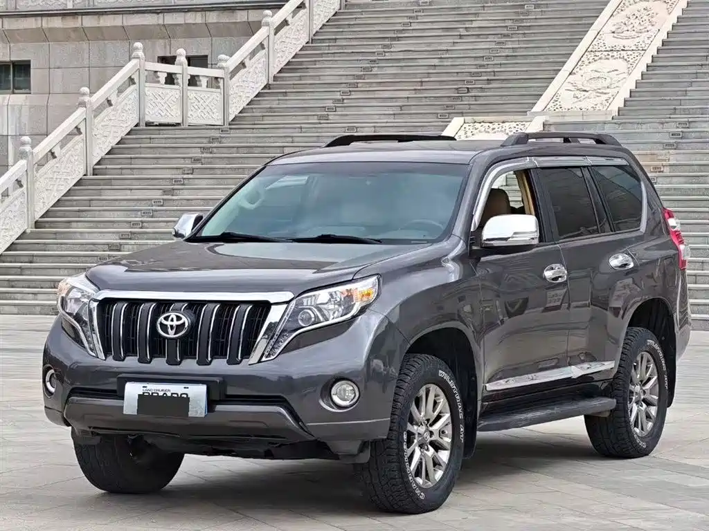 Toyota Prado 2017 — фото 1