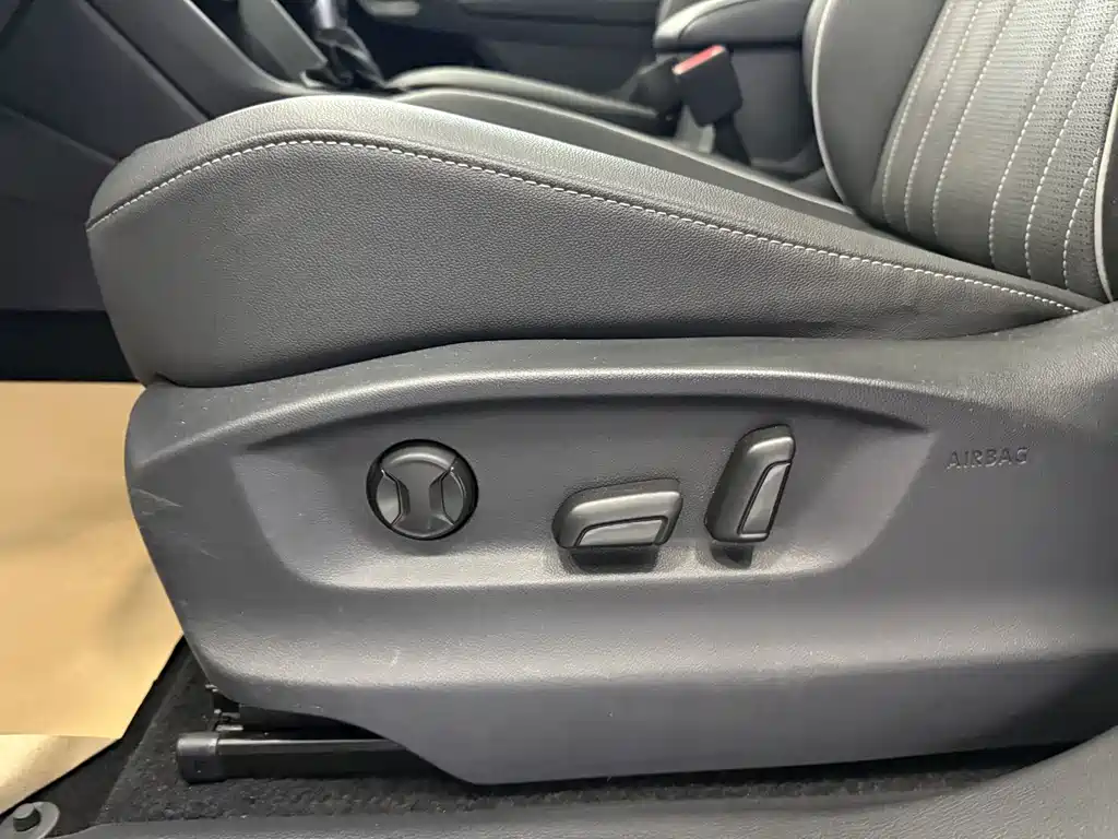 Volkswagen Tiguan L 2023 — фото 18