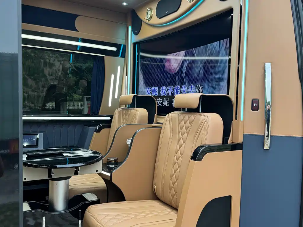 Mercedes-Benz Sprinter 2018 — фото 13