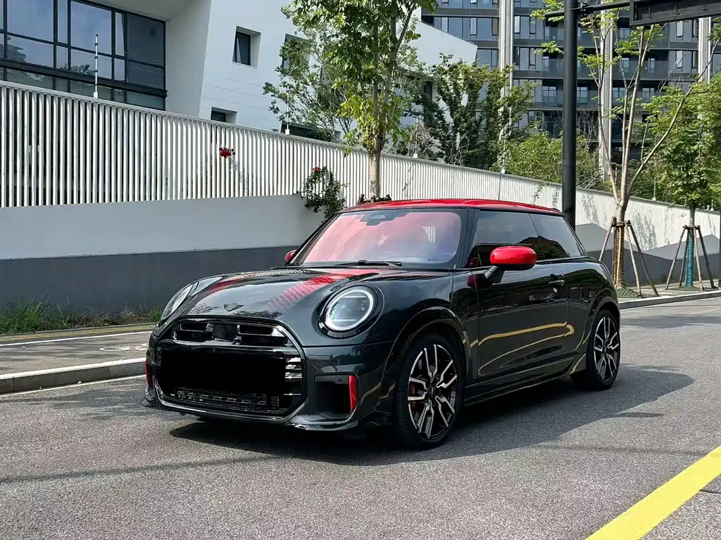 MINI JCW 2025 — фото 1