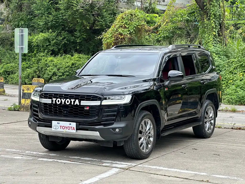 Toyota Land Cruiser 2023 — фото 1