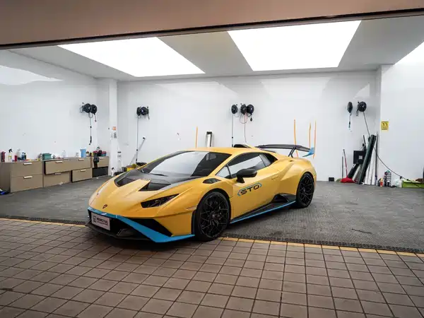Lamborghini Huracan 2021