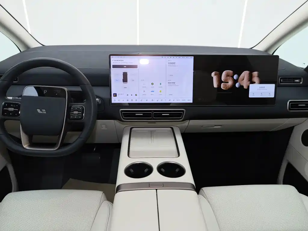 Li Auto MEGA 2025 — фото 12