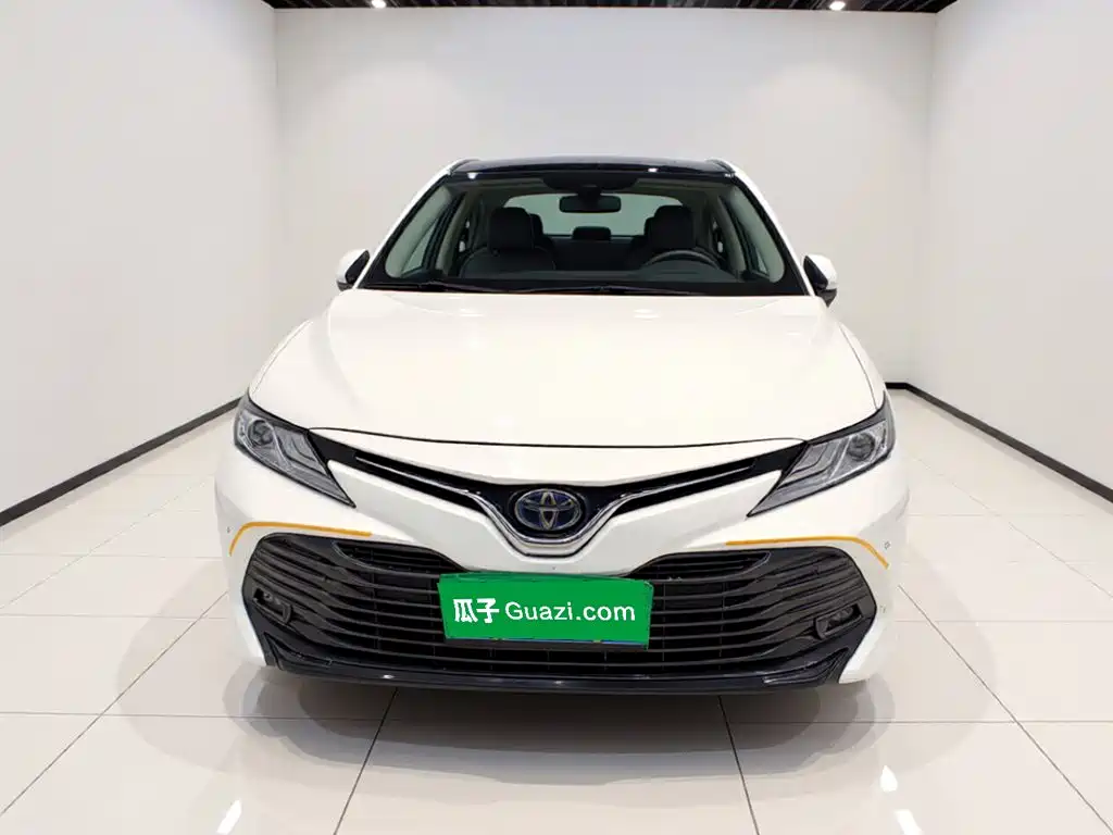 Toyota Camry 2020 — фото 2