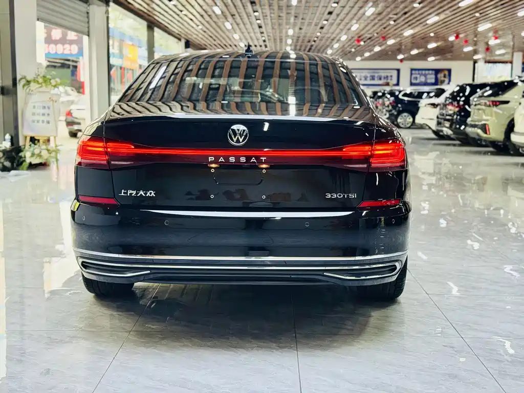 Volkswagen Passat 2023 — фото 16