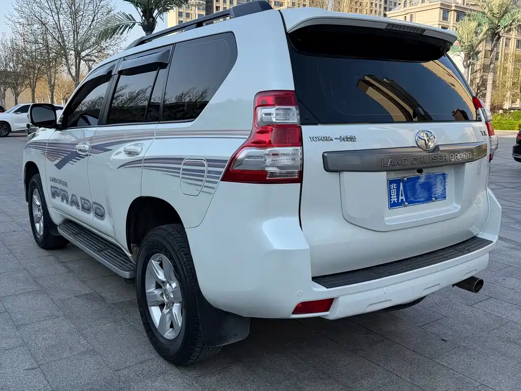 Toyota Prado 2016 — фото 4
