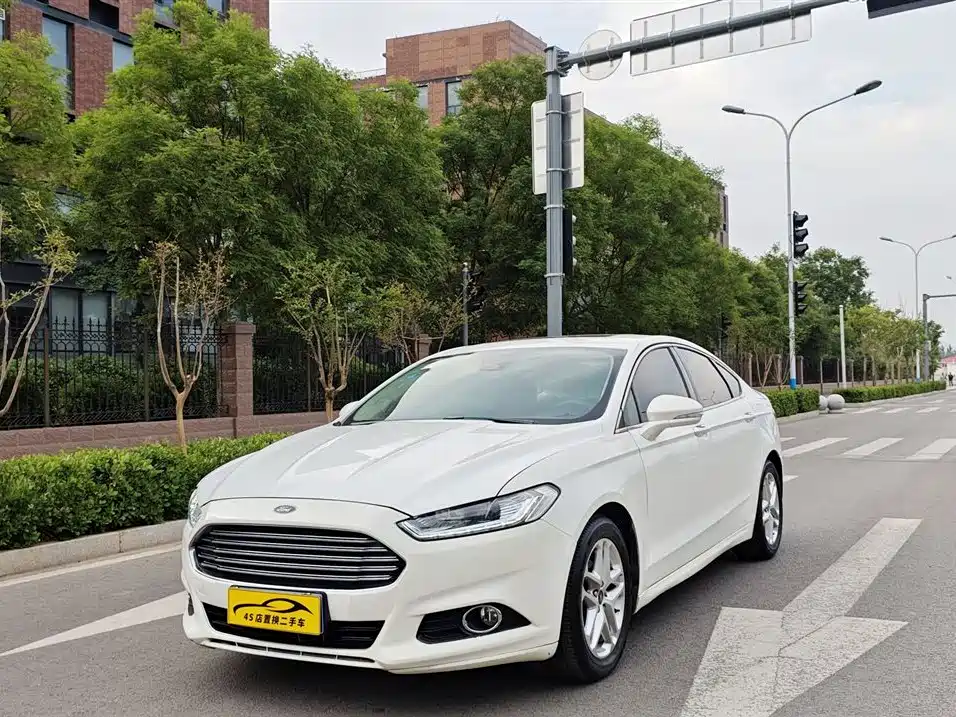 Ford Mondeo 2015 — фото 1