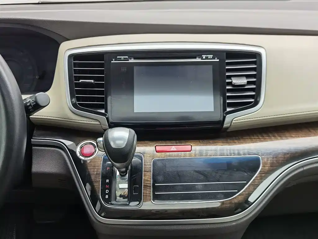 Honda Odyssey 2017 — фото 12