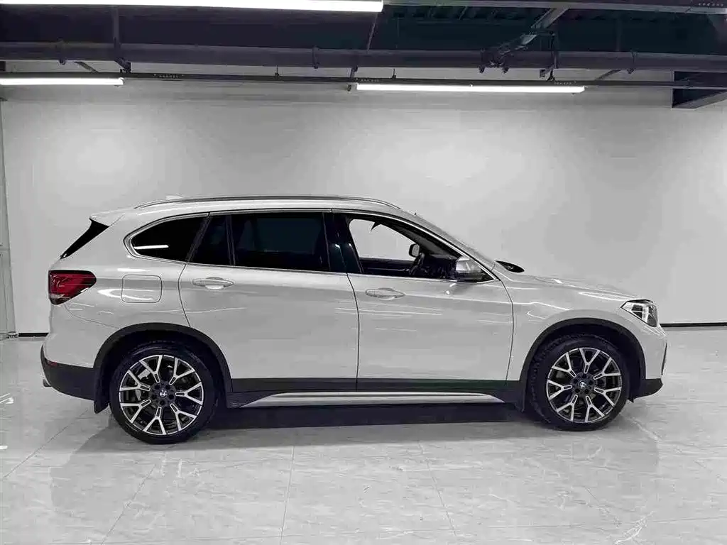 BMW X1 2022 — фото 3