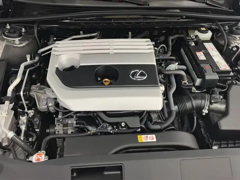 Lexus ES 2020 — фото 10