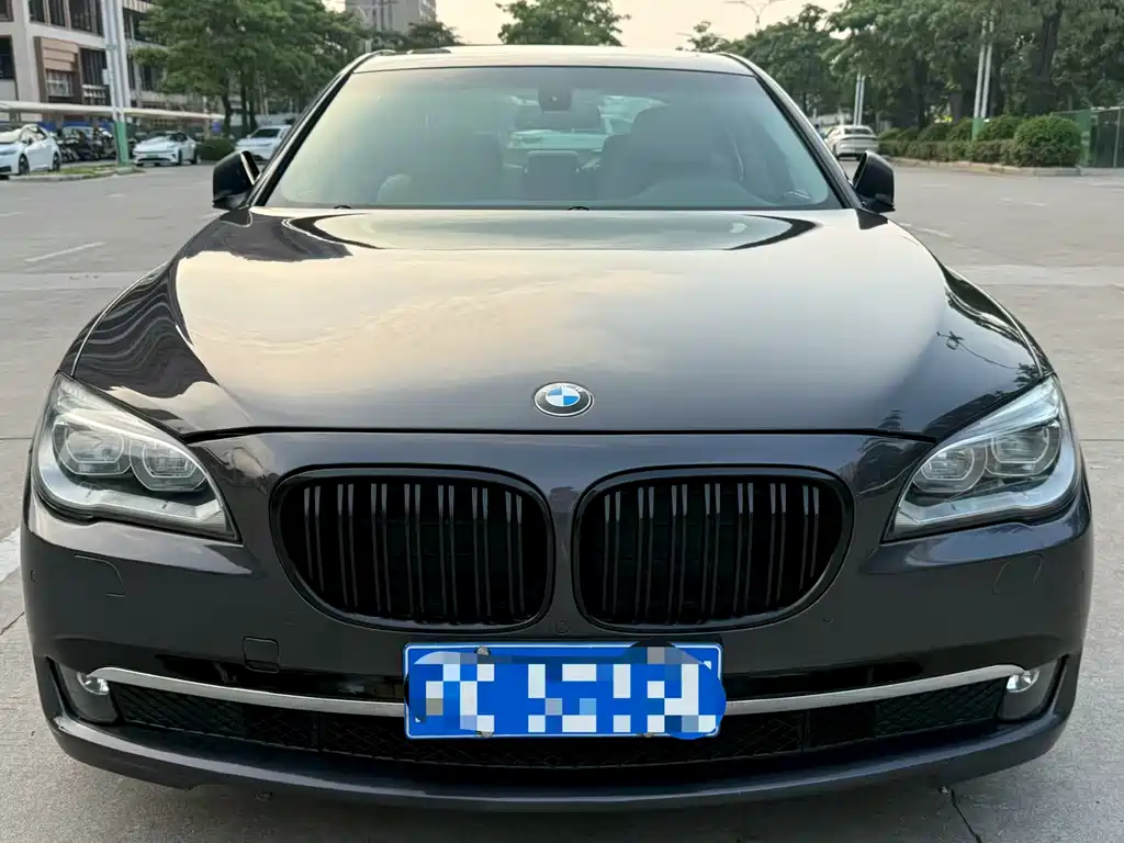 BMW 7 Series 2011 — фото 2