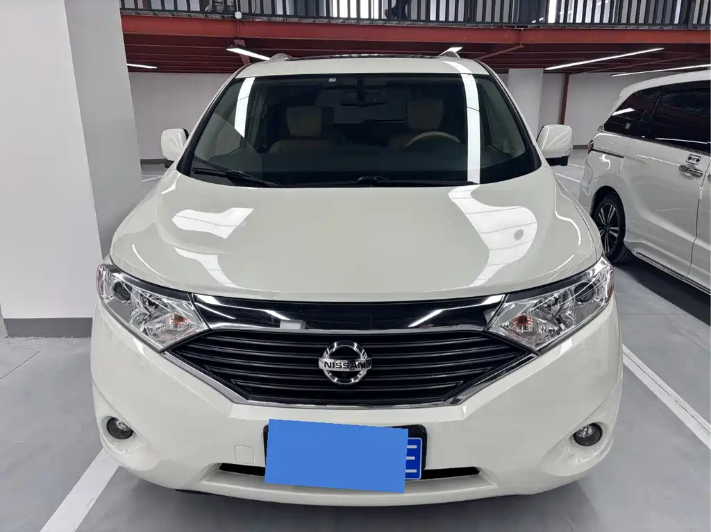 Nissan Quest 2017 — фото 2