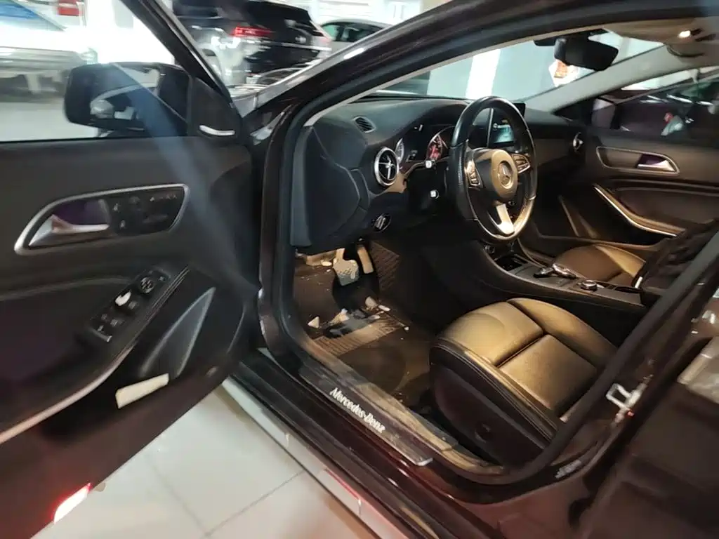 Mercedes-Benz GLA 2016 — фото 12