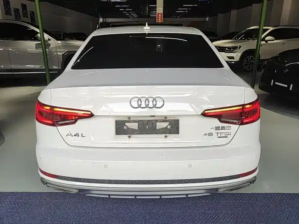 Audi A4L 2019