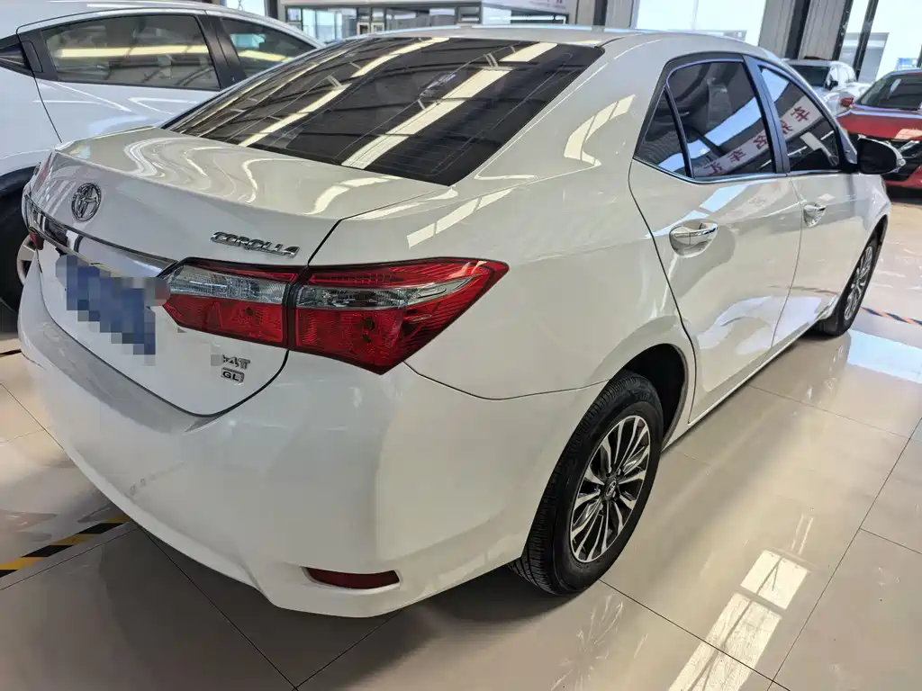 Toyota Corolla 2018 — фото 4
