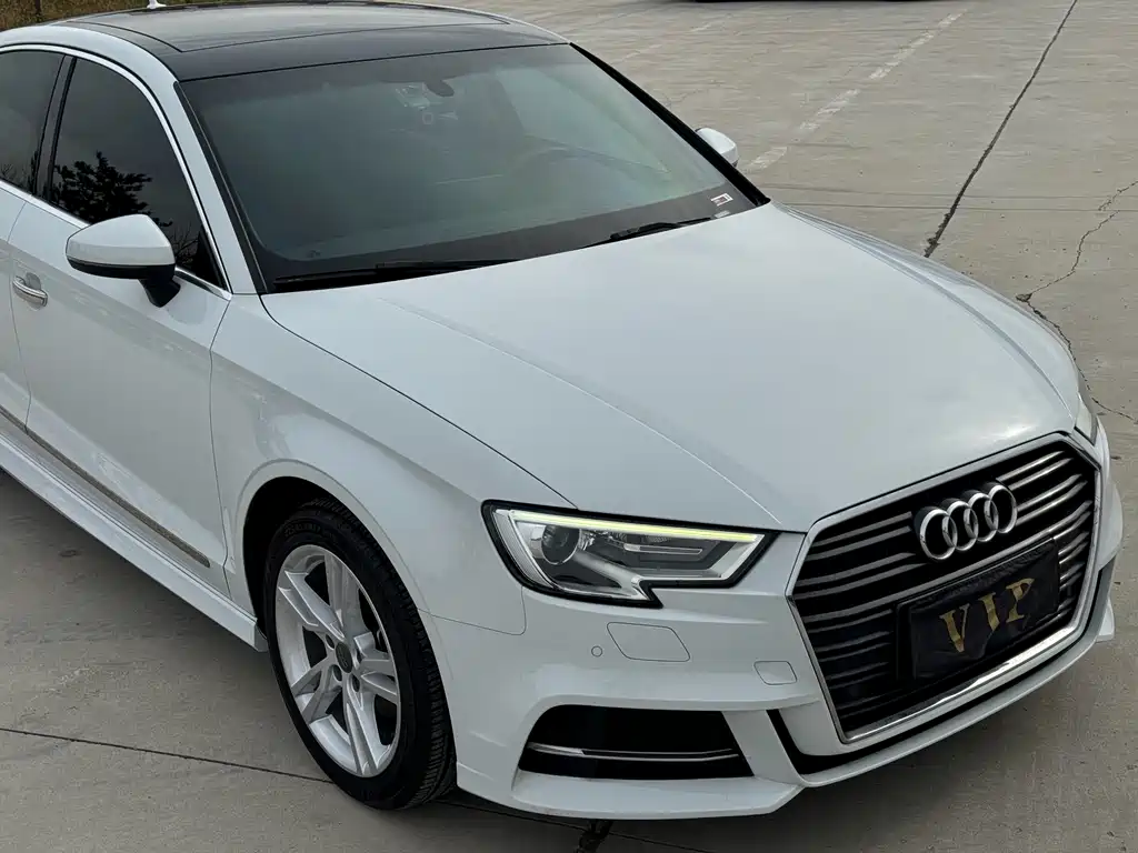 Audi A3 2019 — фото 2