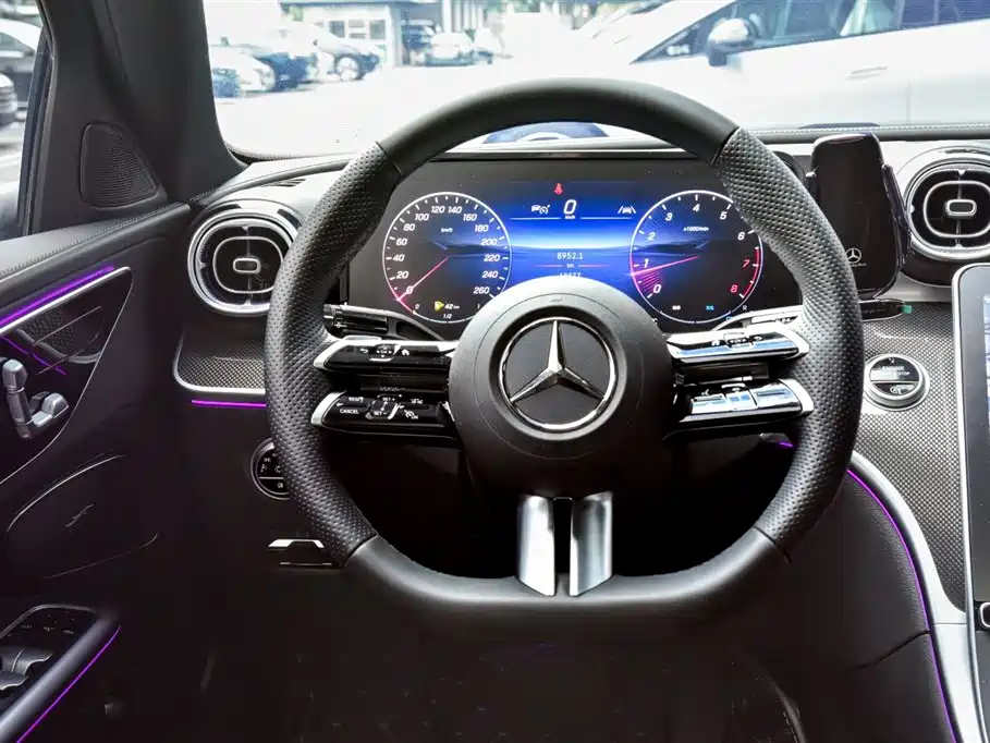 Mercedes-Benz C-Class 2024 — фото 10