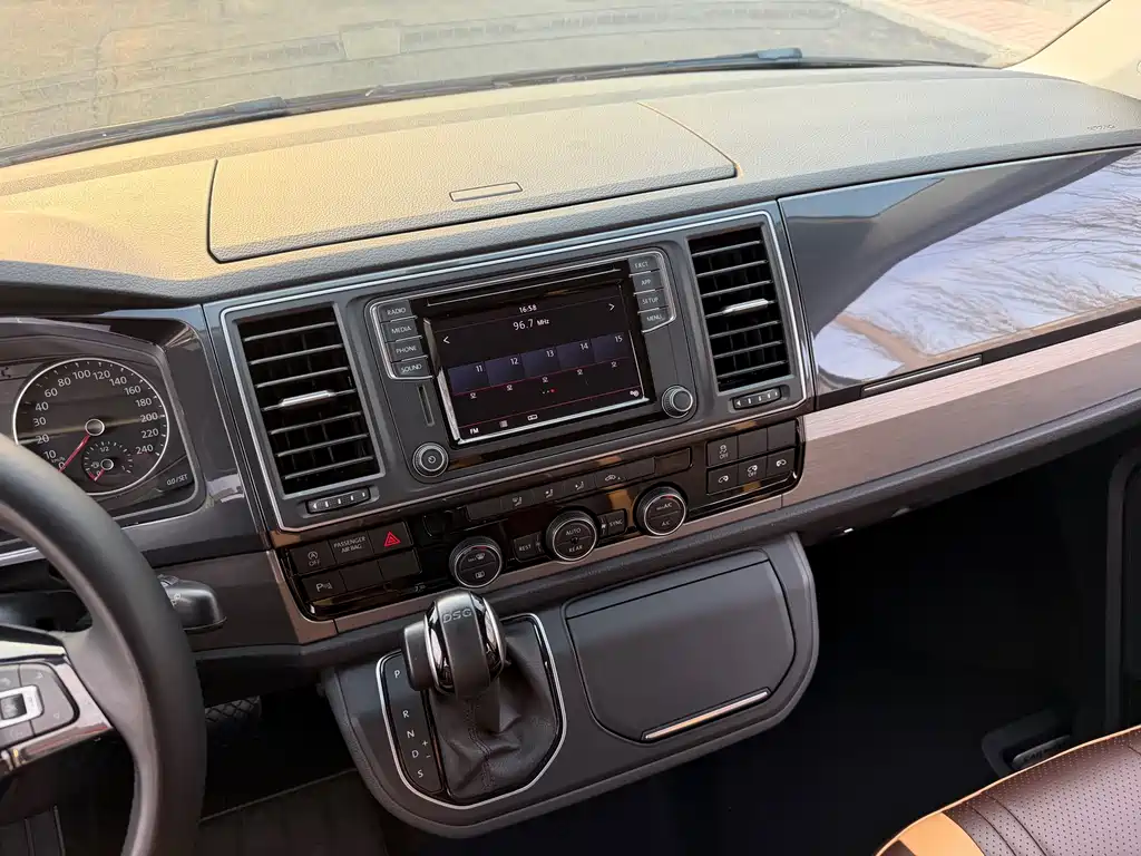 Volkswagen Caravelle 2020 — фото 17