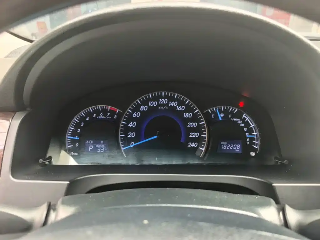 Toyota Camry 2017 — фото 12