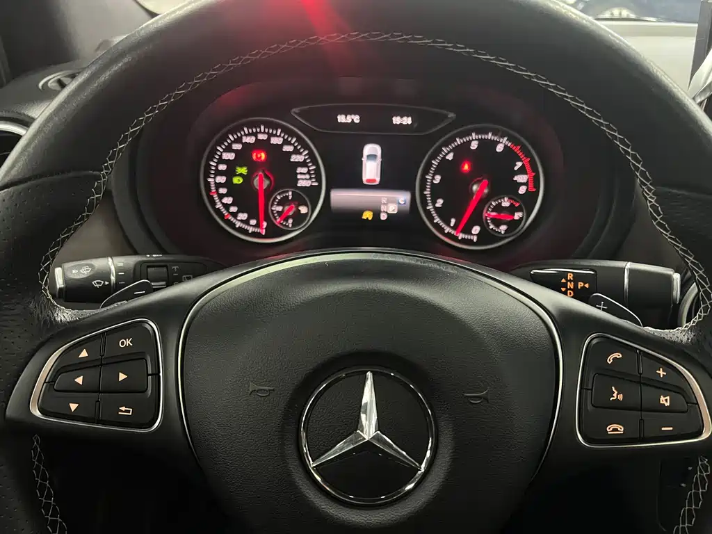 Mercedes-Benz B-Class 2018 — фото 9