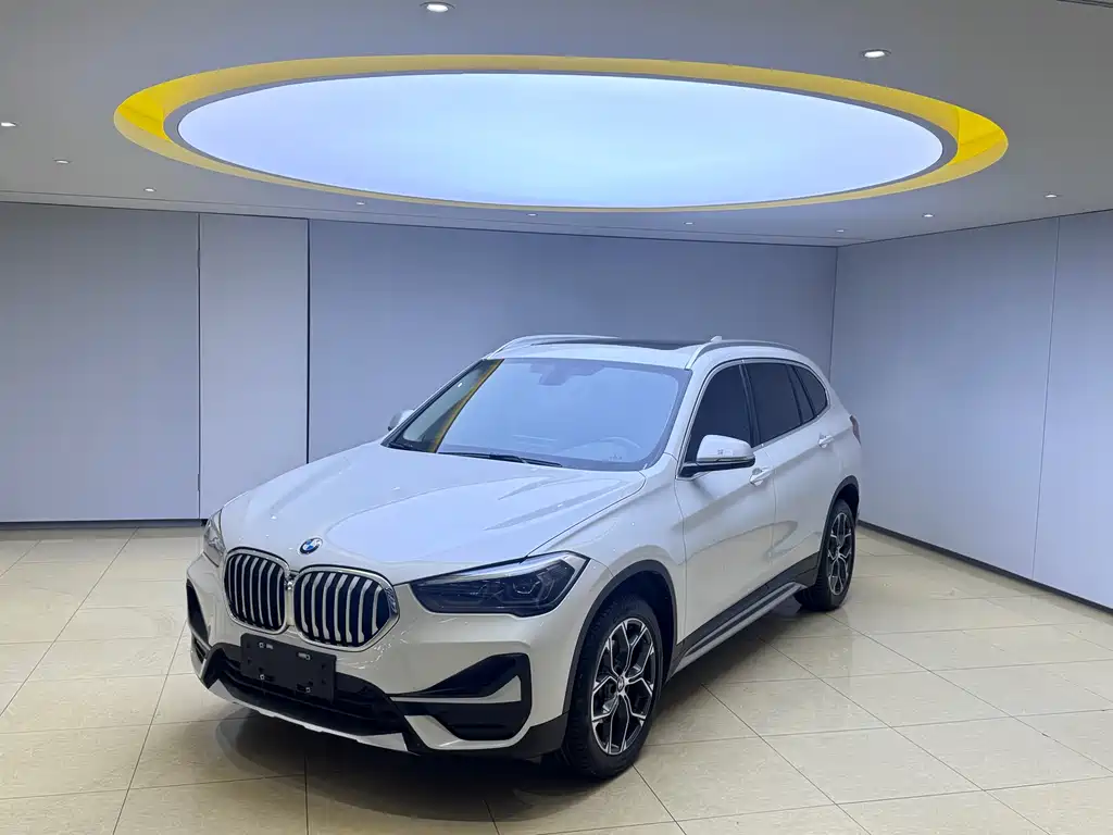 BMW X1 2022 — фото 1
