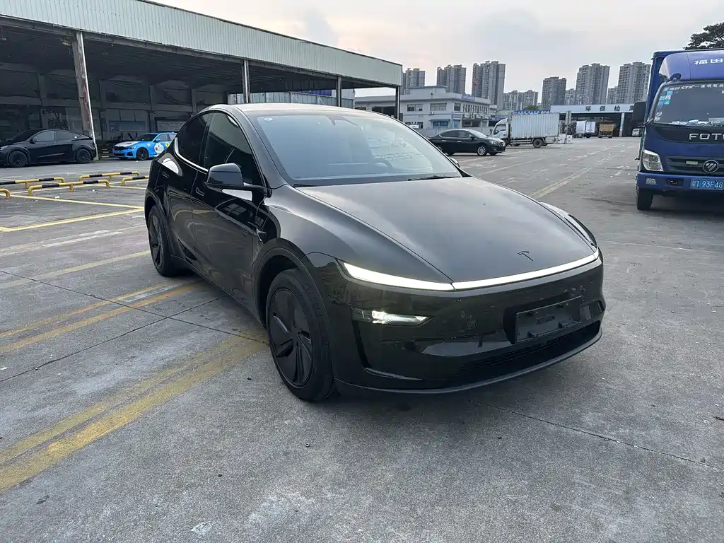 Tesla Model Y 2026 — фото 6