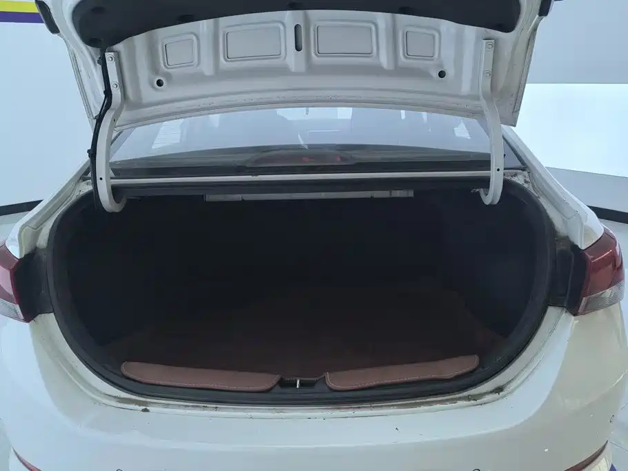 Hyundai Verna 2016 — фото 4