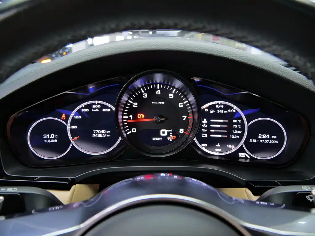 Porsche Cayenne 2019 — фото 15