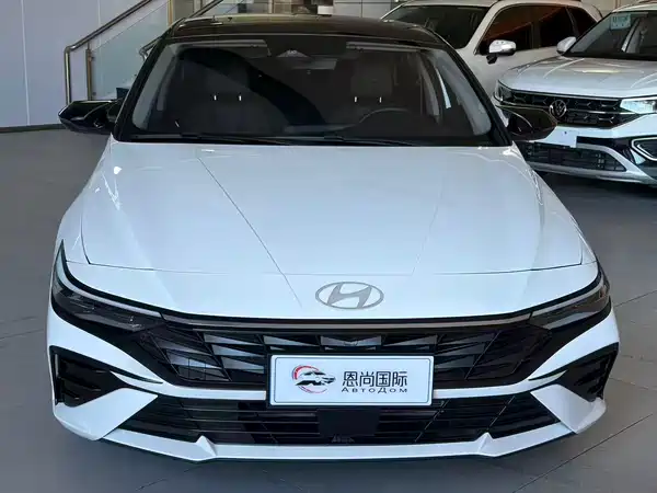 Hyundai Elantra 2023