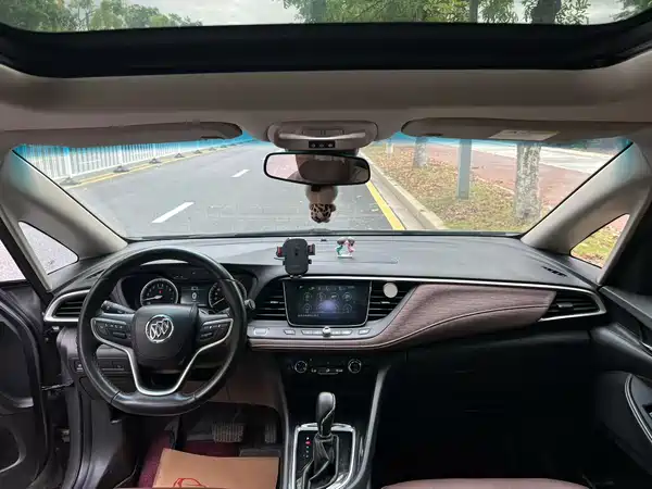 Buick GL6 2019