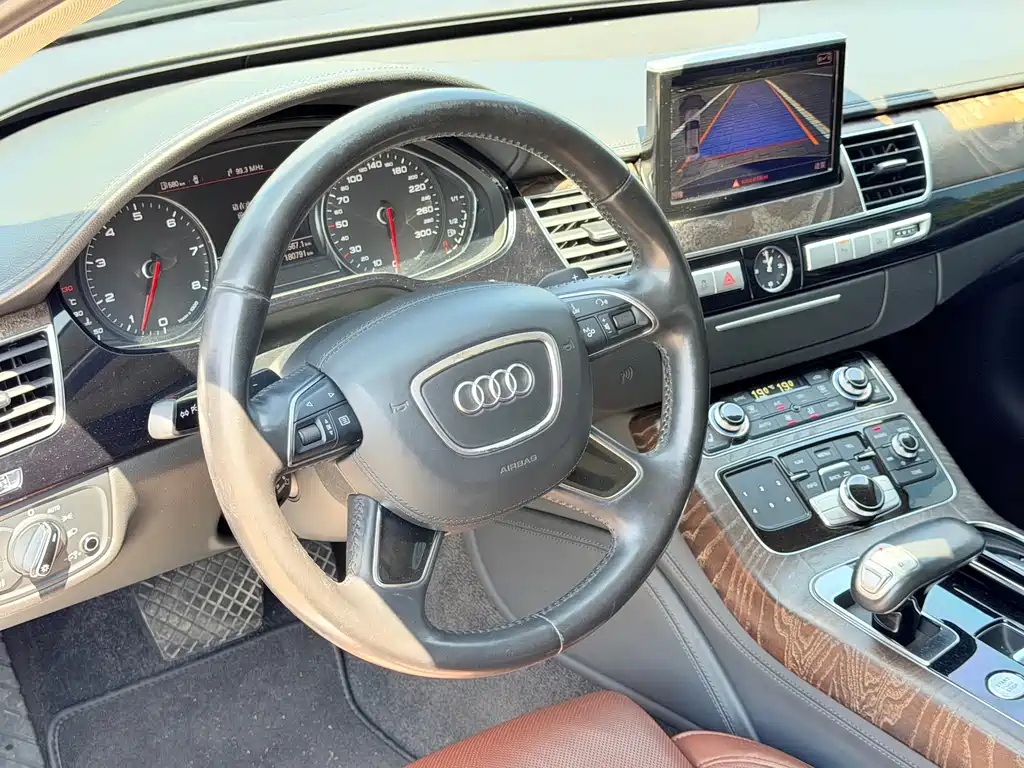 Audi A8 2015 — фото 6