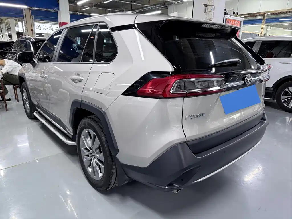Toyota Wildlander 2022 — фото 16