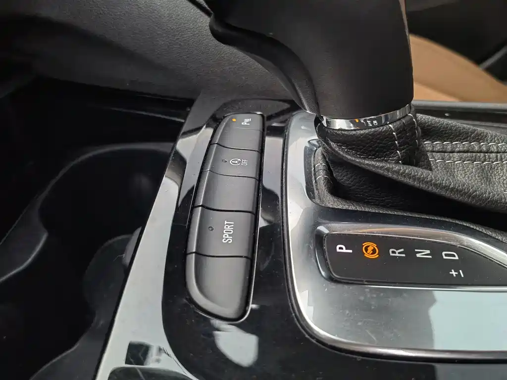 Buick Regal 2019 — фото 15