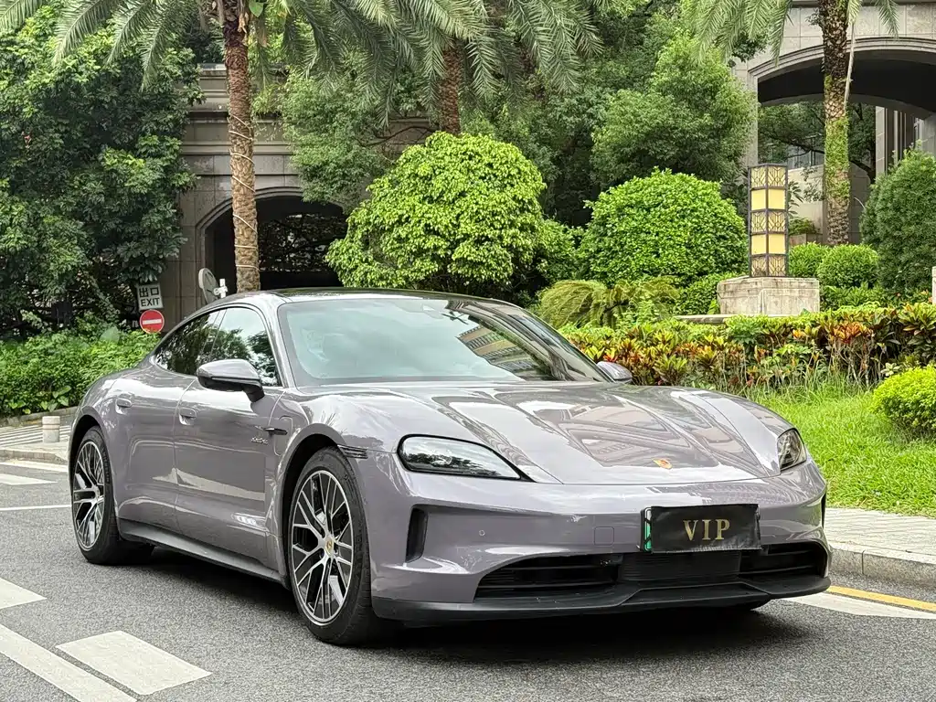 Porsche Taycan 2025