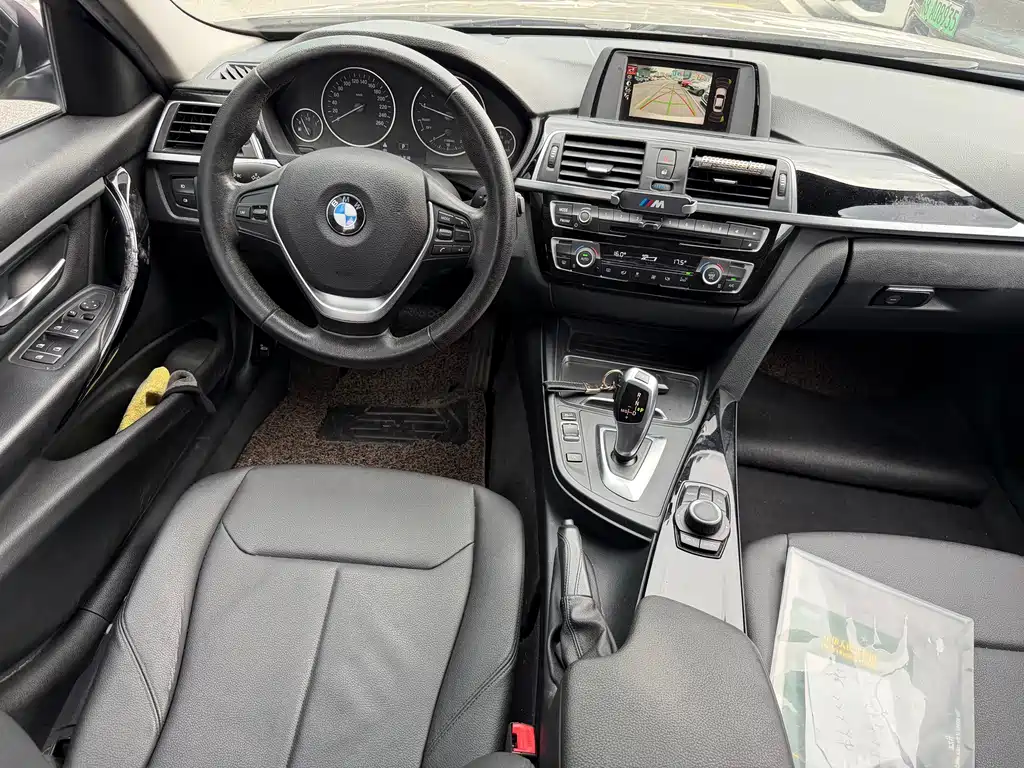 BMW 3 Series 2017 — фото 13