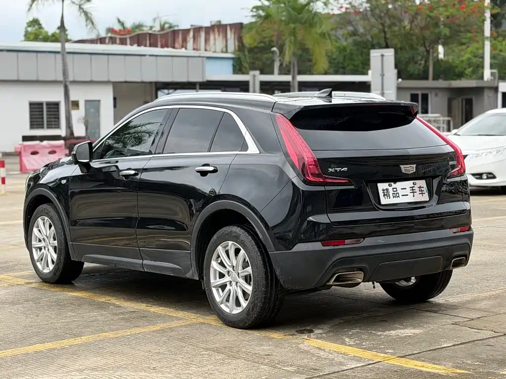 Cadillac XT4 2023 — фото 10