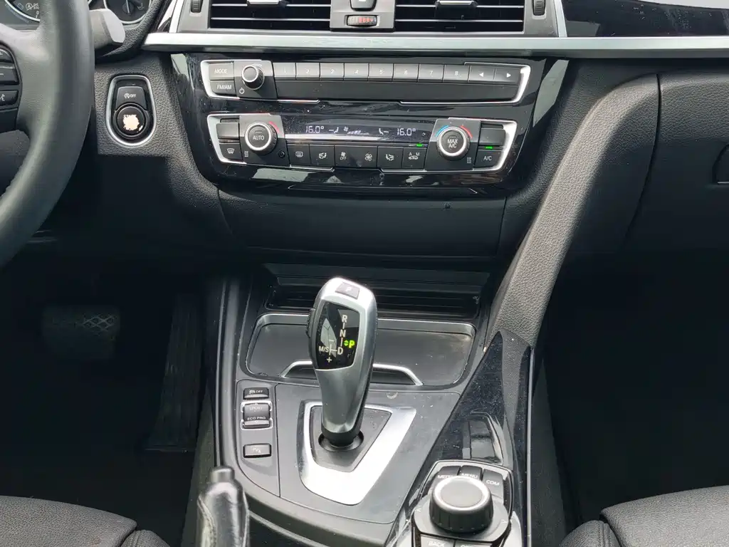 BMW 3 Series GT 2018 — фото 19