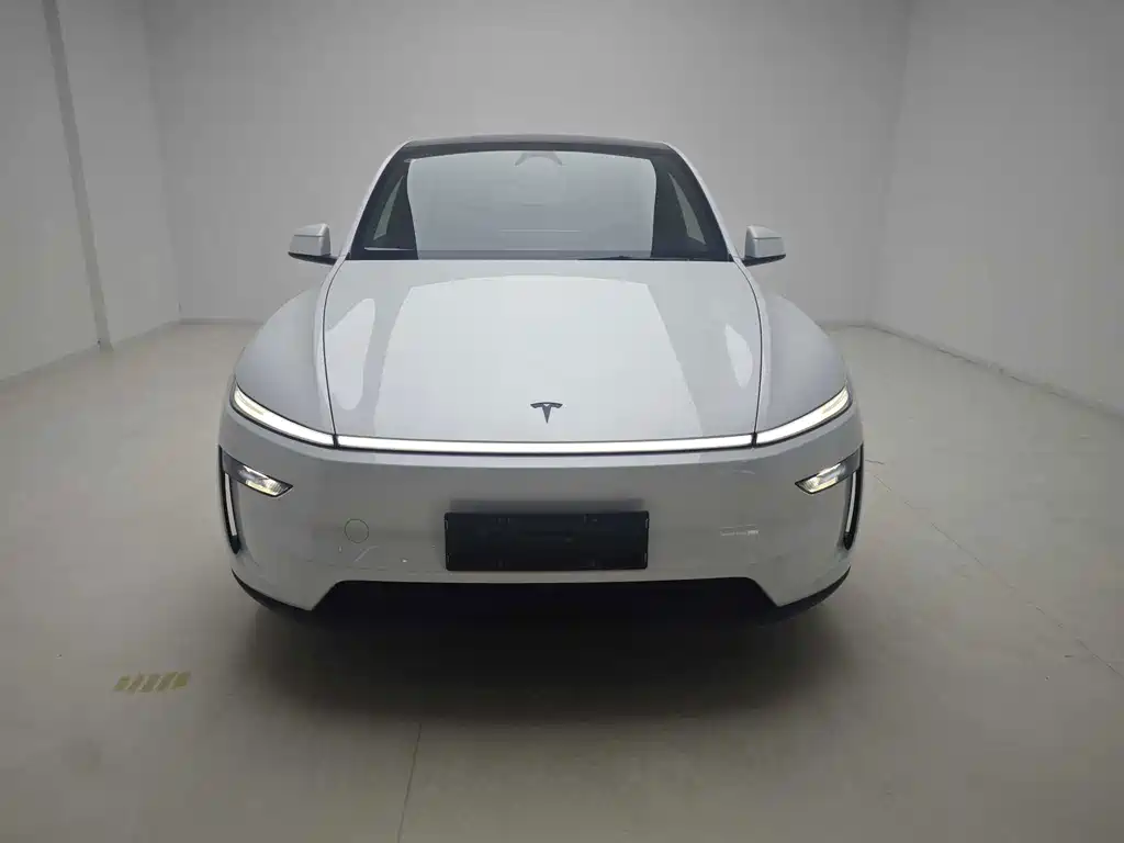 Tesla Model Y 2026 — фото 2
