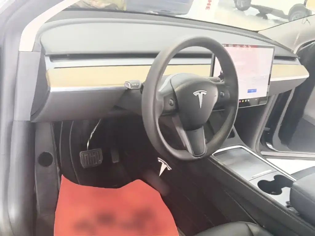 Tesla Model Y 2023 — фото 10
