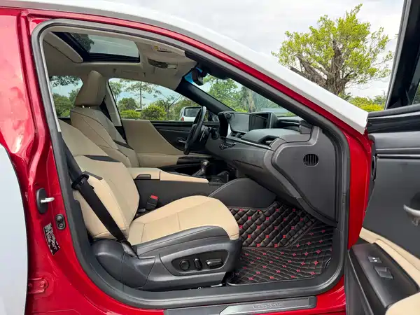 Lexus ES 2019
