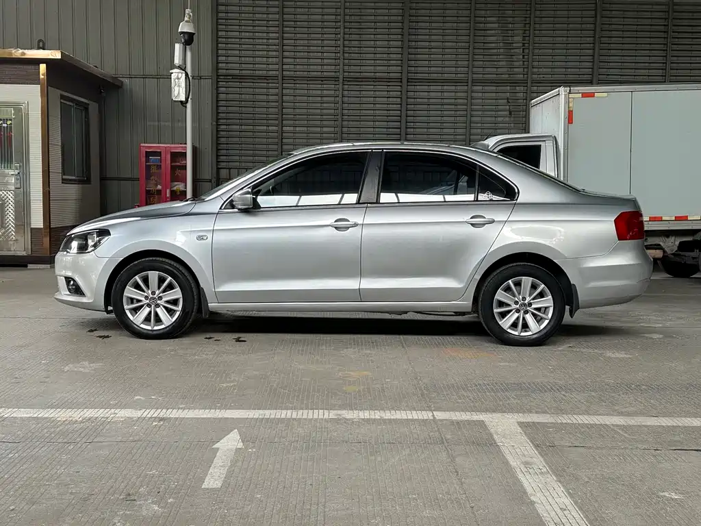 Volkswagen Jetta 2015 — фото 4