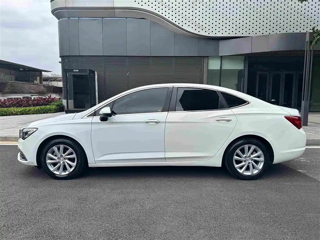 Buick Verano 2018 — фото 10