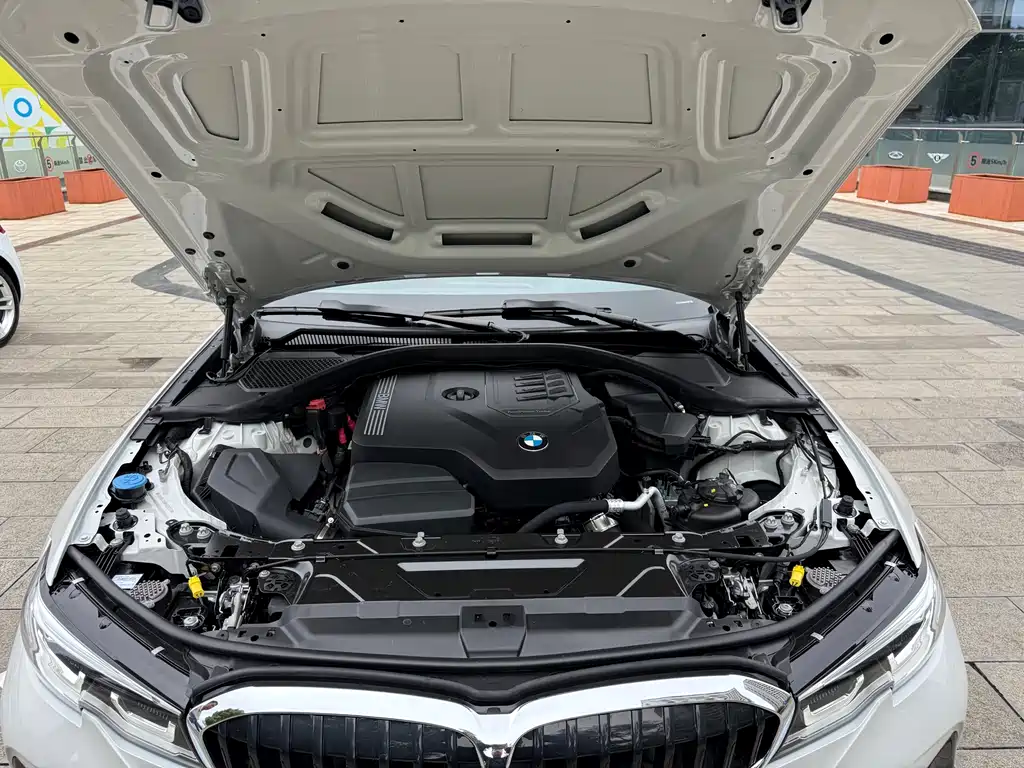 BMW 3 Series 2022 — фото 11