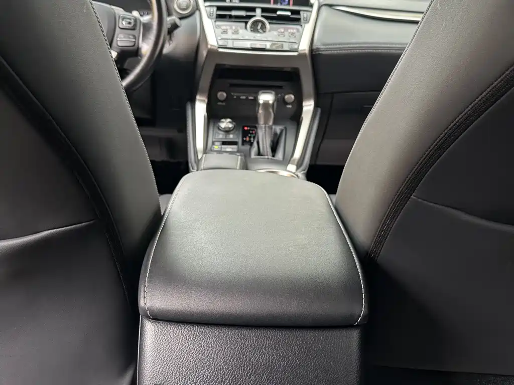 Lexus NX 2017 — фото 12