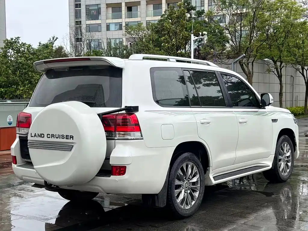 Toyota Land Cruiser 2020 — фото 6