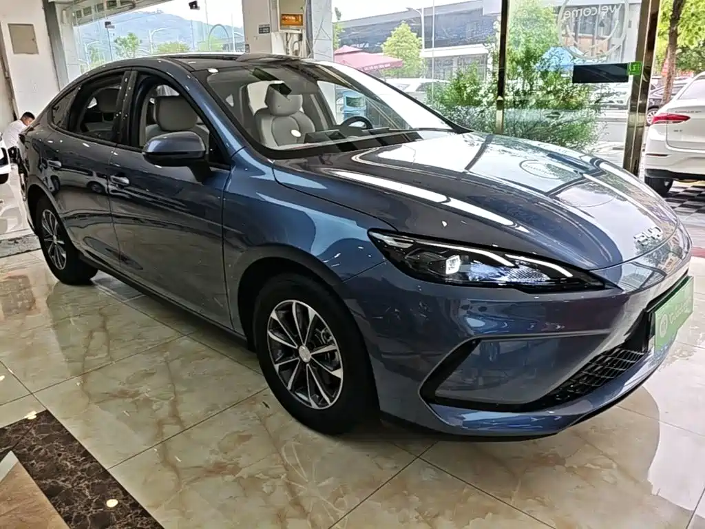 BYD Seal 05 DM-i 2025 — фото 4